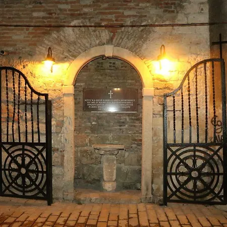 호텔 Kloest Durrës