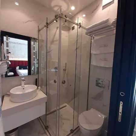 Hotel Kloest Durrës