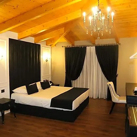 Kloest 4* Durrës