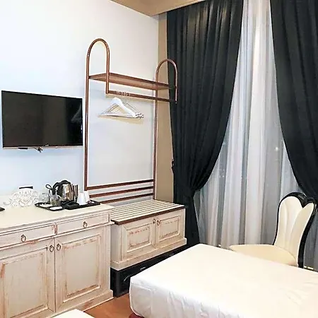 Hotel Kloest Durrës